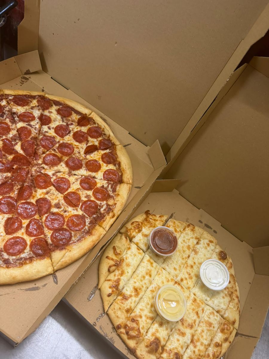 Combo de Cheestry con pizza y palitroques